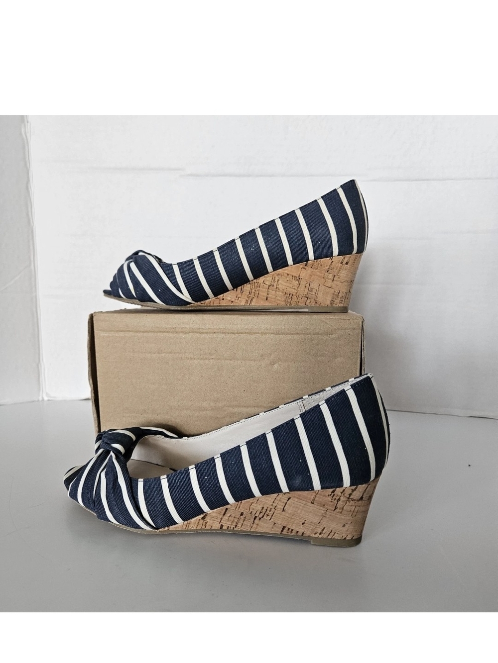 Naturalizer Summer Blue And White Wedge Shoe, Sz 5.5